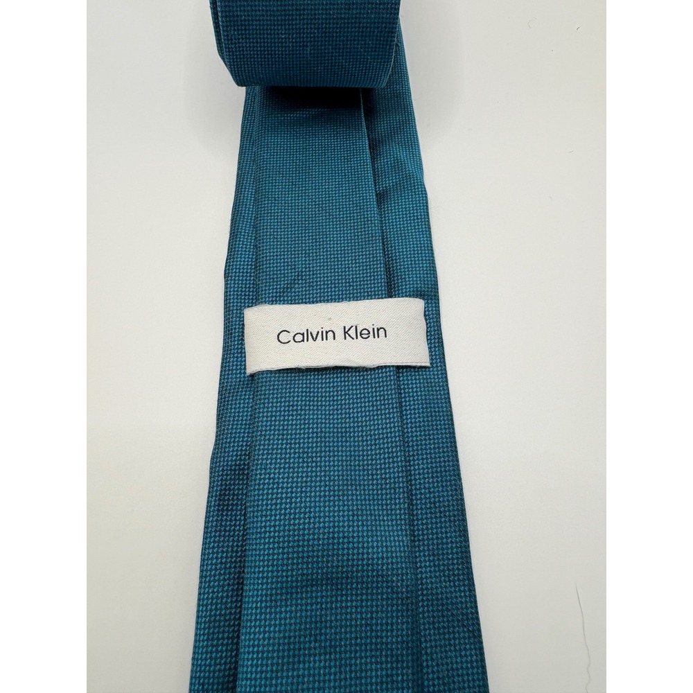 Calvin Klein Mens Silk Blend Micro Pattern Necktie Teal Blue Slim 2.75 Width